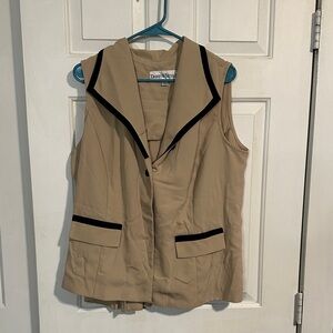 Danny & Nicole tan and black outline vest size 18W MK